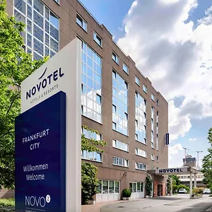 Novotel Frankfurt 4* פרנקפורט