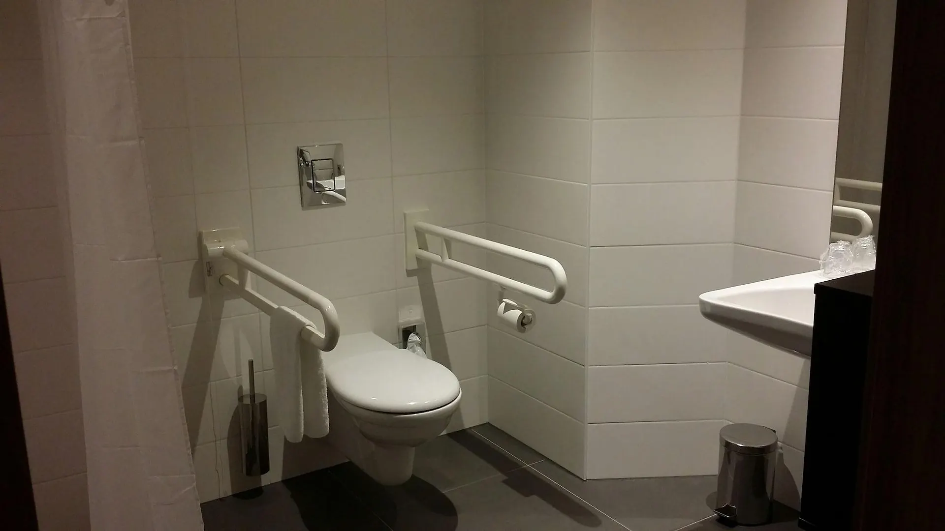 פרנקפורט Hampton By Hilton Frankfurt City Centre 3*,