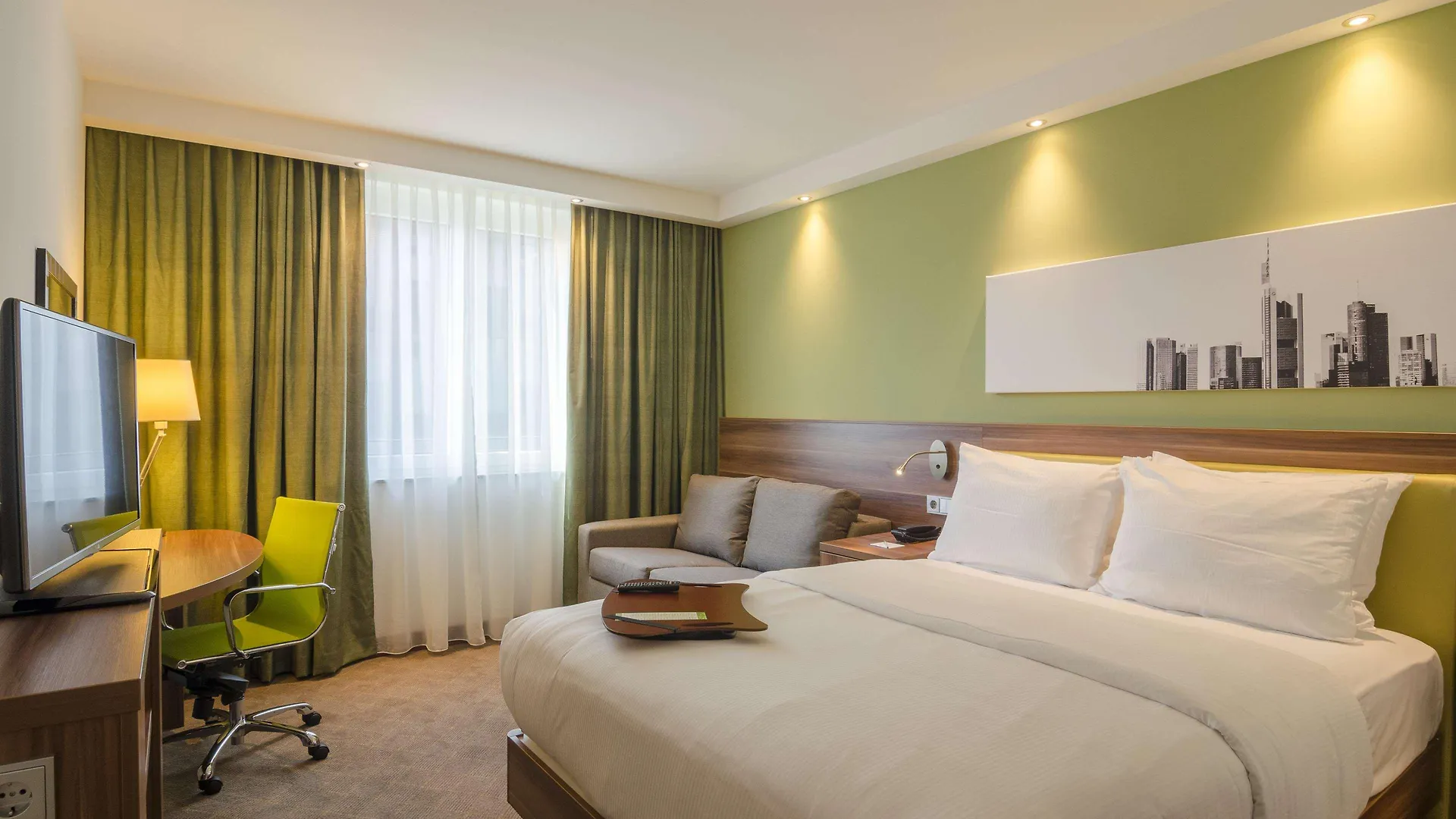 פרנקפורט Hampton By Hilton Frankfurt City Centre 3*,