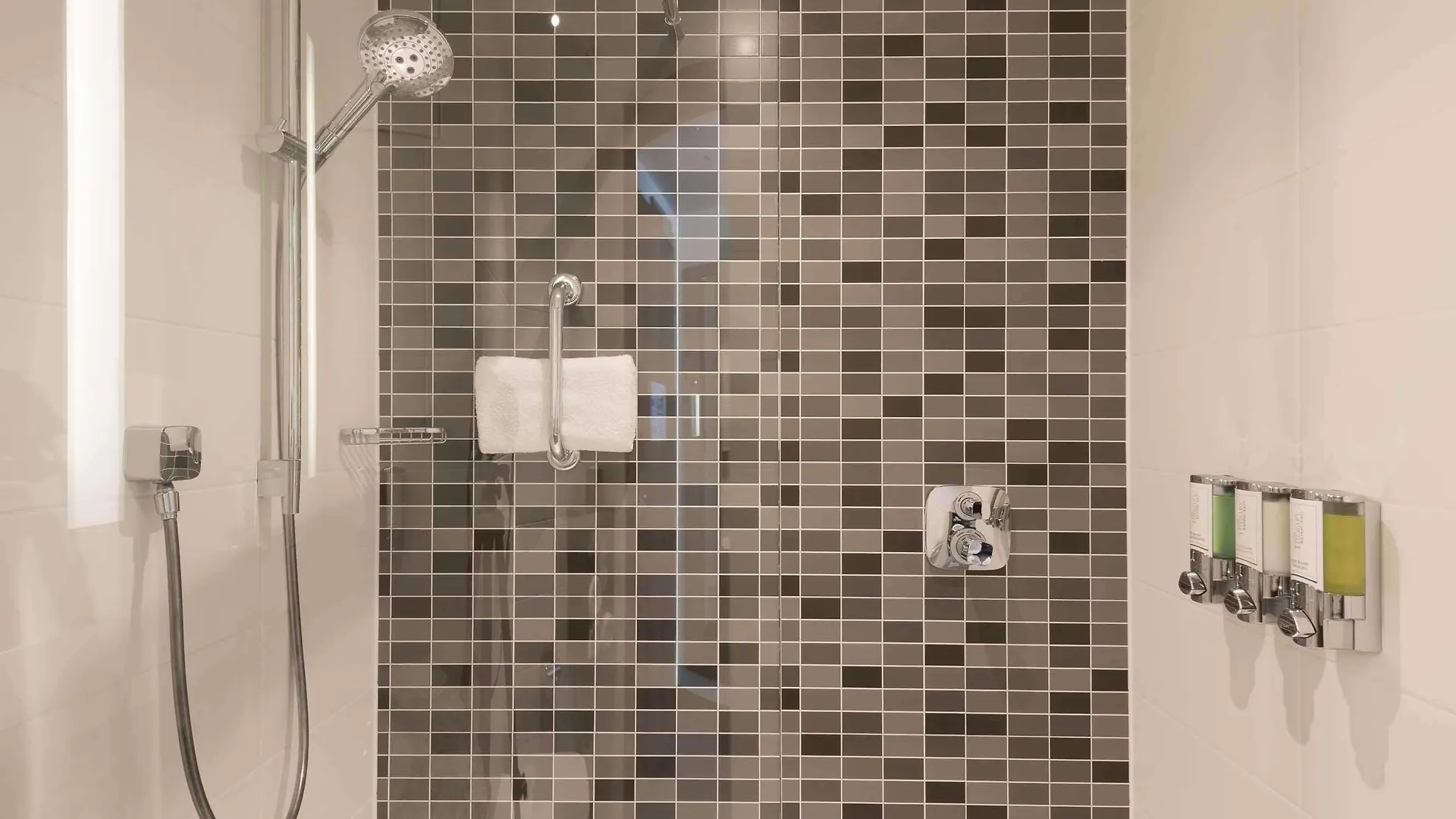 פרנקפורט Hampton By Hilton Frankfurt City Centre