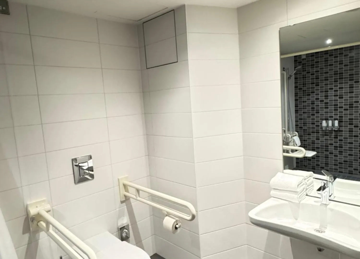 פרנקפורט Hampton By Hilton Frankfurt City Centre מלון